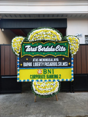 Papan Bunga Duka di Mangga Dua Utara